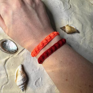 Zeemeermin bubbelarmband handgemaakte oceaangeïnspireerde microgehaakte sieraden waterdichte verstelbare boho vriendschap cadeau voor liefhebbers van zeemeermin