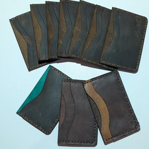 tarjetero, cuero, hecho a mano, regalo personalizado, billetera, billetera para tarjetas, regalo para hombres, estuche para tarjetas, regalo para esposo, billetera plegable, proyectos de cuero
