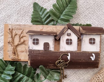Decoupage Key Holder: Reclaimed Wood Autumn Decor with Clay Tree