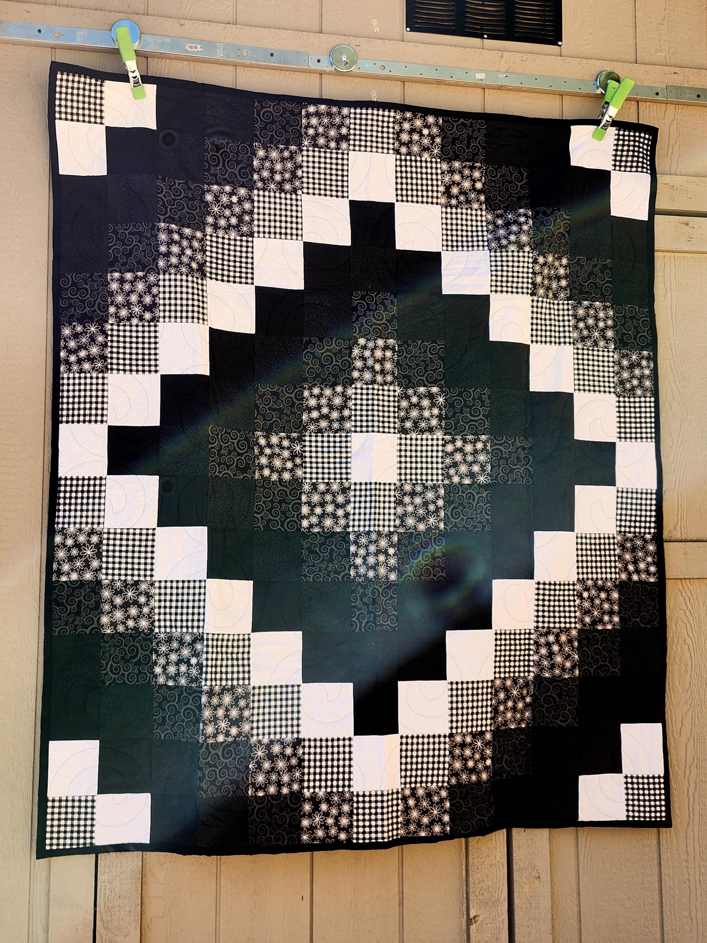 Black and White Around the World Throw Quilt - Etsy