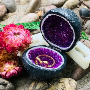 Purple Glass Crystal Engagement Ring Box , Handmade Glass Crystal Druzy Box , Proposal And Wedding Bands Box Gift , Artifical Amethyst Geode
