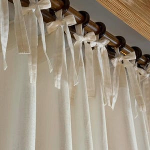 Franse vitrages met vlinderstrik – Handgemaakte gordijnen in linnenlook