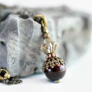 Dainty Red Tiger’s Eye Pendant Necklace Antique Gold Hypoallergenic Chain Small Bead Red Brown Gemstone Jewelry Birthday Gifts for Her Wife