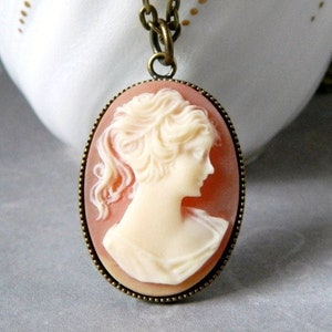 Carnelian Woman Cameo Pendant Necklace Antique Gold Brass Chain Birthday Gifts For Her AntiqueGold AntChain