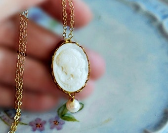 Carved Shell Cameo Necklace, White On White Cameo Pendant, Gold Cameo Choker Necklace, Carved Cameo Jewelry, Birthday Gift for Her