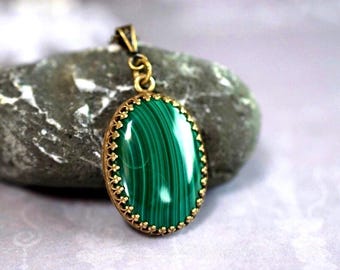 Malachite Necklace: Emerald Green Cabochon Stone Pendant, Antique Gold Brass Bezel