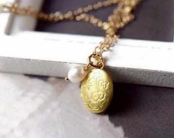 Vintage Gold Locket Necklace - Little Oval Locket & Freshwater Pearl