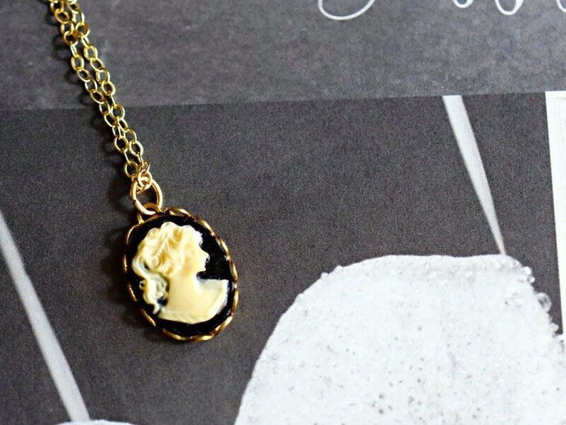 Dainty Lady Cameo Necklace Vintage Woman Cameo Necklace Victorian Girl Cameo Pendant Gold Chain image 2