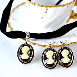 Silver Cameo Jewelry Set Cameo Earrings Cameo Necklace Velvet Choker Silver Gift for Her Gothic Princess Style