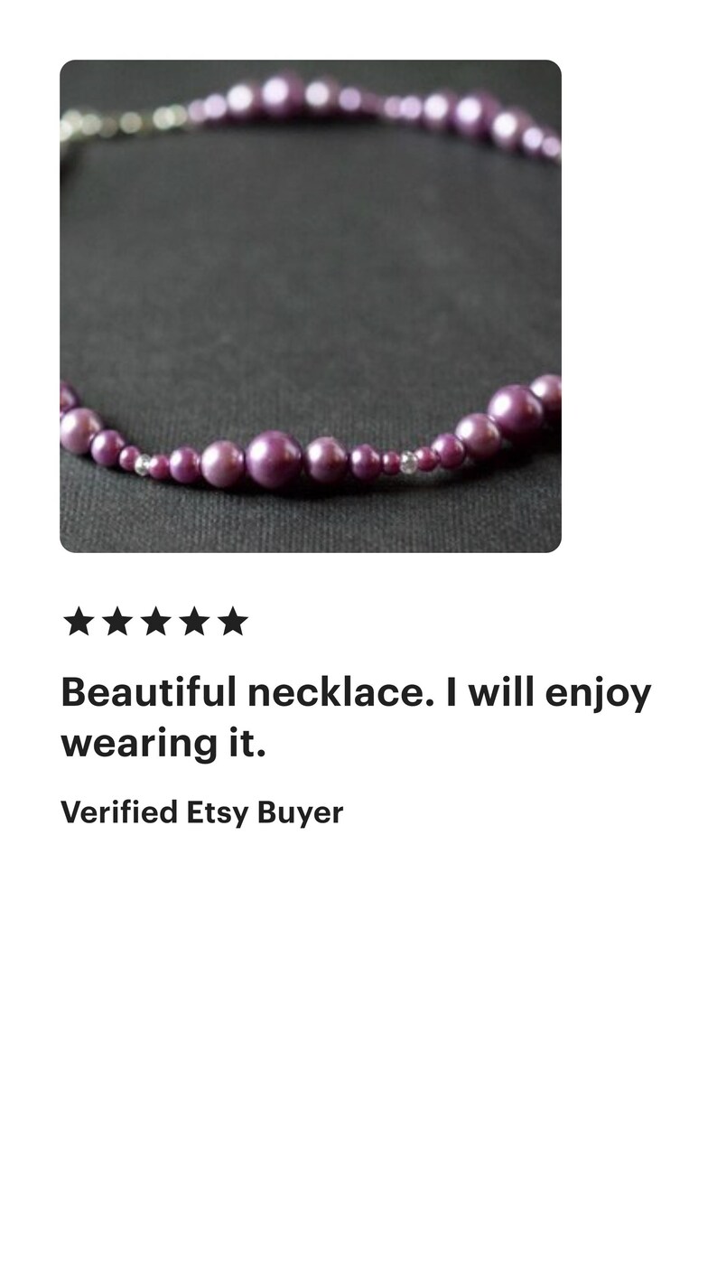 Puede incluir: Un collar con cuentas moradas de diferentes tama&ntilde;os, ensartadas en una cadena plateada. La imagen incluye el texto "Beautiful necklace. I will enjoy wearing it."