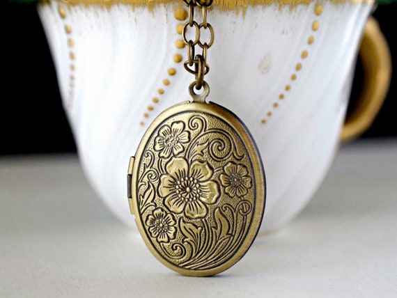 Bloomed Gold Victorian MPG Monogrammed Locket