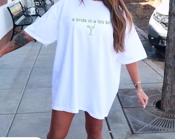 Koszulka na wieczór panieński „Brudny Martini”: Comfort Colors Bride Tee
