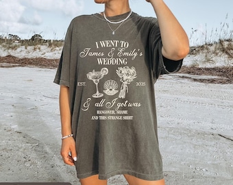 Personalisiertes Hochzeits-T-Shirt: Lustiges Brautpaar Geschenk, Cocktail Toss Tee