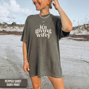 Its Giving Wifey T-Shirt - Bride to Be Shirt, Newlywed Tee, Honeymoon Outfit, Wedding Day TShirt, Custom Engagement Bride Gift, Wifey Vibes