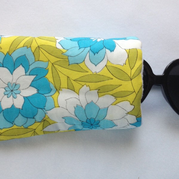 Fleece Lined Sunglasses Case: Mod Vintage Fabric