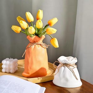 小さなポーチ型の陶器の花瓶、寝室の装飾用の美しい花瓶、モダンな装飾用のテーブルセンターピース、フラワーポット、ホームデコレーションギフト