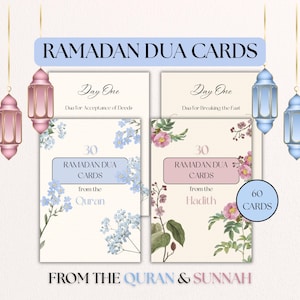 Puede incluir: Una taza de cerámica blanca con asa negra y el texto "But First, Coffee" en negrita negra. La taza se encuentra sobre un fondo borroso, sugiriendo un ambiente acogedor.