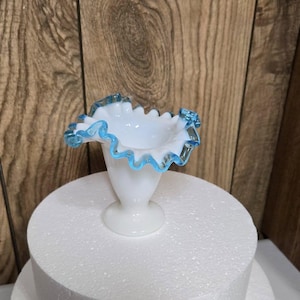 Fenton 1940&#39;s Aqua crest white glass vase ruffled 4 inches tall