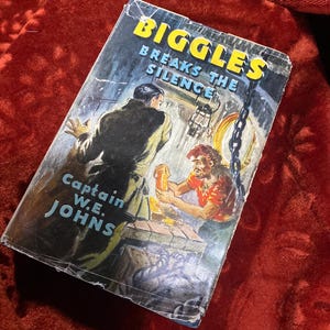 Vintage 1949 First Edition – Biggles Breaks the Silence by Captain W.E. Johns – Rare Collectible Adventure Book with Dust Jacket