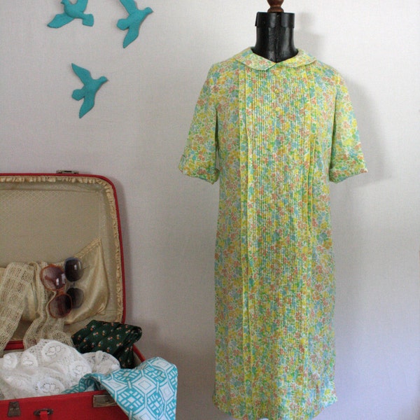 60s pastel floral dress with pintuck detail. the perfect spring dress. s/m