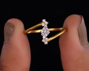 Unique Crossover Style 14K Gold Ring Adorned with Delicate Diamond Accents - A Contemporary Statement Piece / A Delicate and Unique Style.