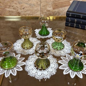 Set of 6 Vintage Hand-Painted Liqueur Glasses – Green Stem Cordial Glasses with Gold Rim, Mid Century Barware, Floral Crystal Glass Set