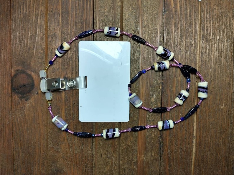 Ivory /& Lilac Lampwork Bead Reading Glasses Croaker Blue Pink