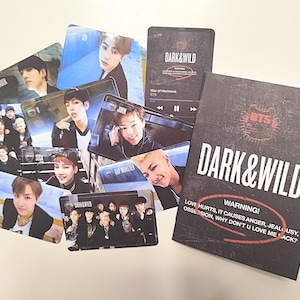 Photocard BTS Dark & Wild + Quaderno A6 · Pacchetto Kpop · Jungkook Jimin V Jin RM Suga J-Hope · Album BTS Dark and Wild