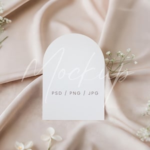 5x7 Bogen-Einladungskarte Mockup, Boho Gruß-Bogenkarte Mockup, PSD / Canva Brautparty-Karte Mockup, gewölbte Babypartyeinladung Mockup