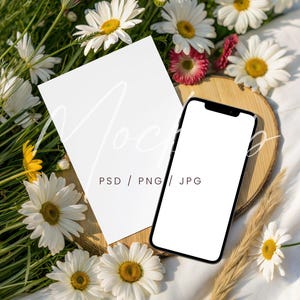 Hochzeitseinladungskarte und Telefon PSD Mockup, Blumeneinladung Mockup und Gerät, Brautparty 5x7 Kartenmockup, Boho iPhone BildschirmmockUp