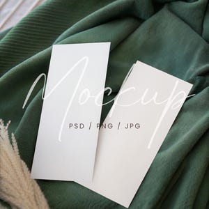 4 x 9 menu PSD-mockup, mockup evenementprogramma, boho-menumodel, mockup trouwbriefpapier, mockup hoog trouwprogramma, mockup dubbele kaarten