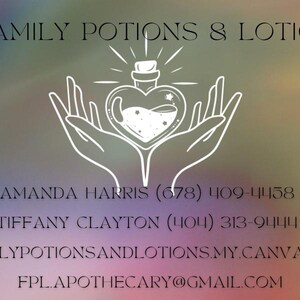 Puede incluir: Dise&ntilde;o de tarjeta de visita con el texto "FAMILY POTIONS & LOTIONS". La tarjeta presenta un dibujo lineal blanco de un frasco de poci&oacute;n sostenido por dos manos, con informaci&oacute;n de contacto debajo, sobre un fondo degradado.