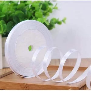 Rouleau de 22 mètres de ruban satin 6mm blanc