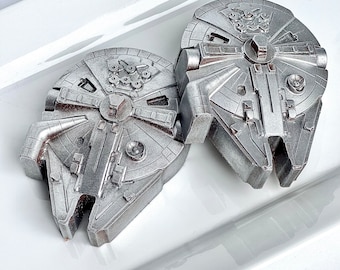 10-Star Wars Millennium Falcon Chocolate Covered Oreo Favors For Birthday Party/Star Wars Party/Space Ship Theme/Oreo Party Favors