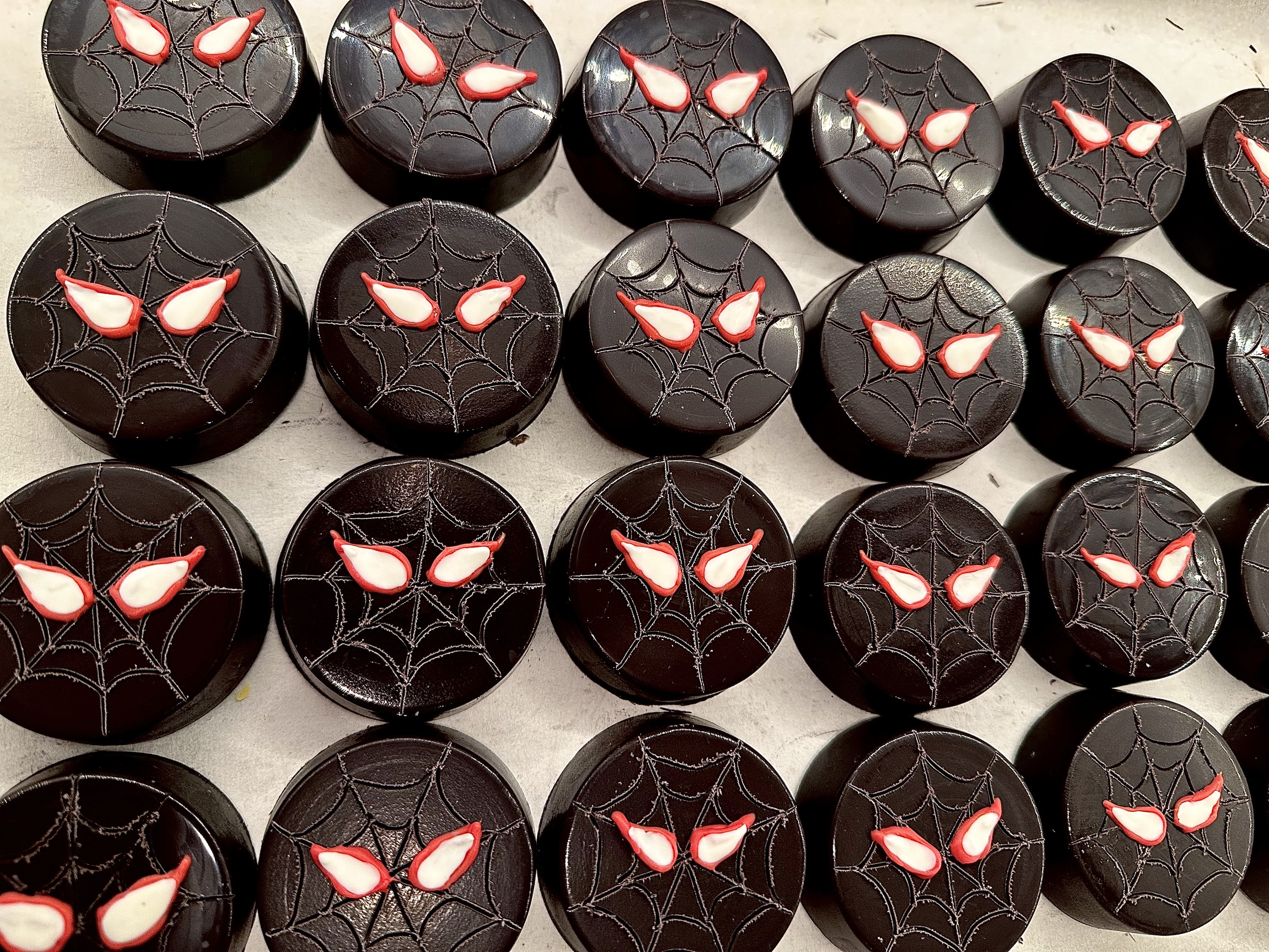 12-Miles Super Hero Chocolate Covered Oreos For Birthday Party/Party Favors/Super Hero Theme
