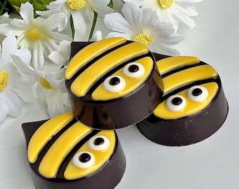 12-Bumble Bee Chocolate Covered Oreos For Birthday Party/Party Favors/Insects