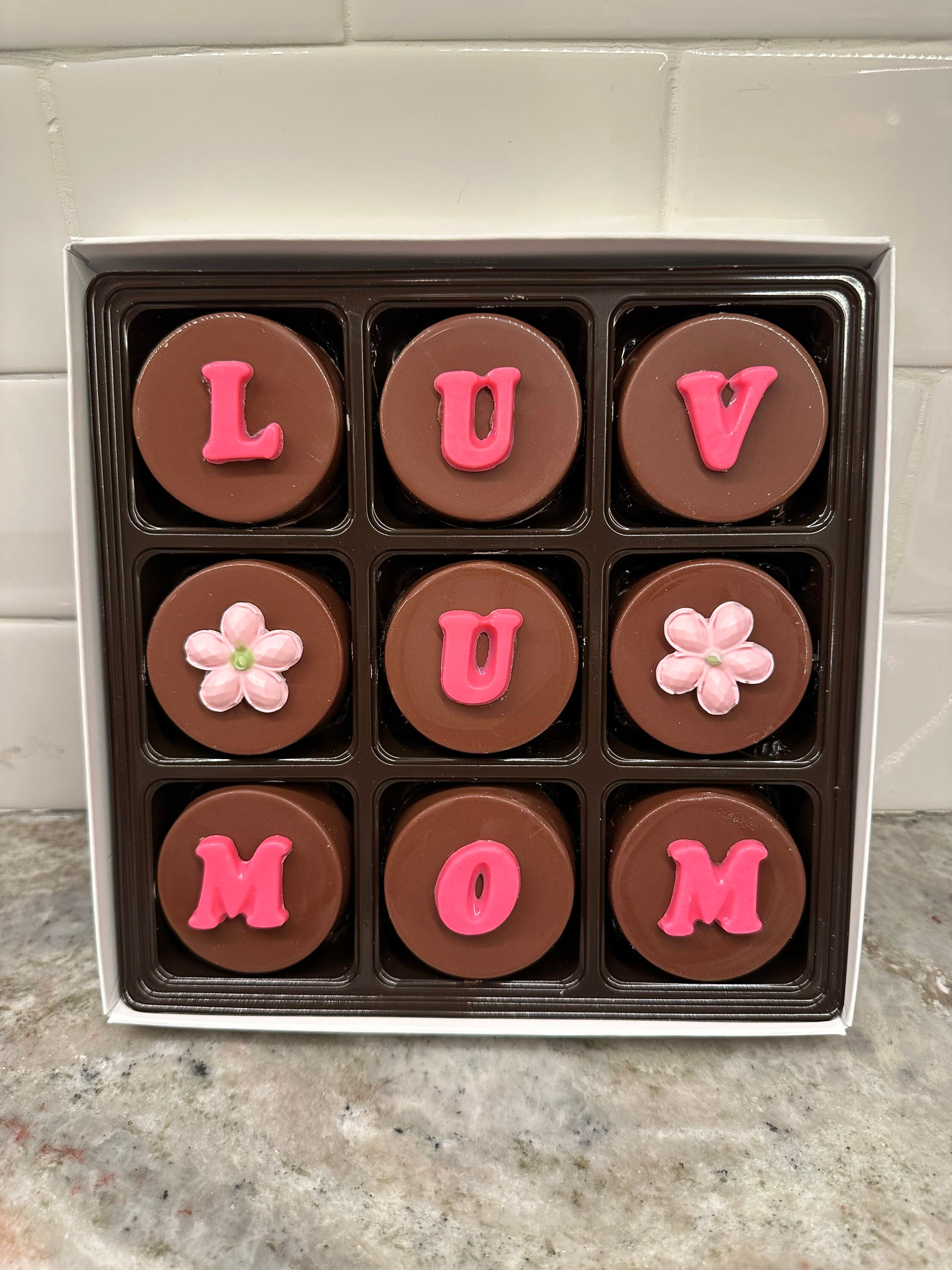 9 Piece Chocolate Covered Oreo “LUV U MOM” Gift Box Set For Mother’s Day/Birthday