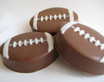 24-Football Themed Chocolate Covered Oreos