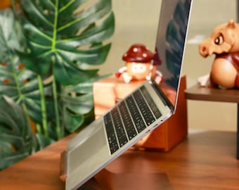 Gebogen notenhouten MacBook-standaard: handgemaakte houten laptopverhoger