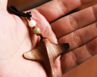 Hand Carved Walnut Manta Ray Charm: Ocean Keychain Accessory