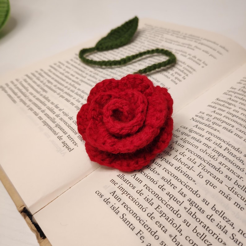 Rose Bookmark Crochet Pattern PDF / Crochet Rose Book Divider