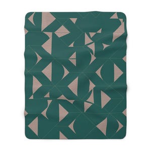 Cozy Geometric Sherpa Fleece Blanket | Modern Throw, Gift for Home, Soft Blanket for Winter, Warm Decorative Blanket, Ideal for Snuggling