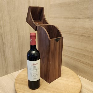 Sustainable Walnut Wine Bottle Box – Handmade Solid Wood Gift for Him, Eco-Friendly Wine Storage, Birthday Gift, Anniversary Gift