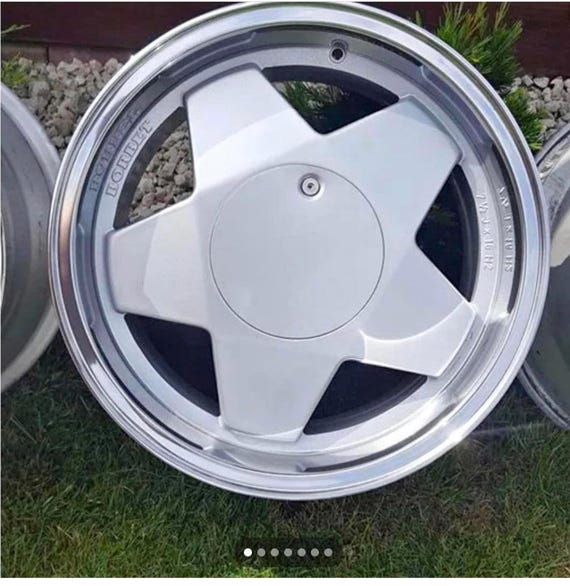 カスタム仕様のBorbet Type Aホイールハブセンターキャップ4個セット