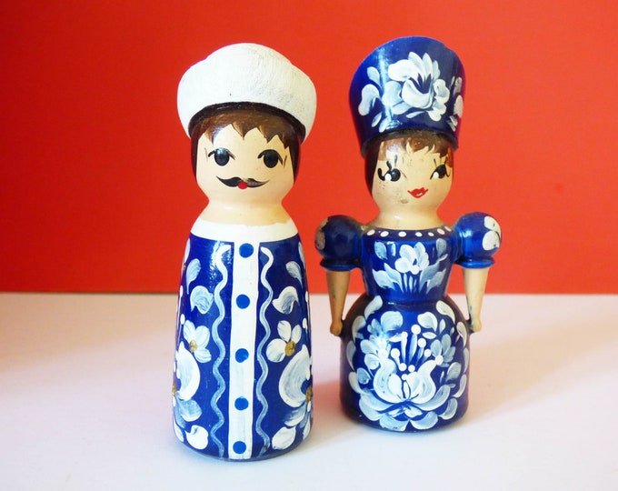 Wooden salt and pepper pots vintage