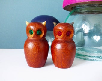 Vintage Teak owl salt and pepper pots - Mid Century Modern  - 1960s Vintage home