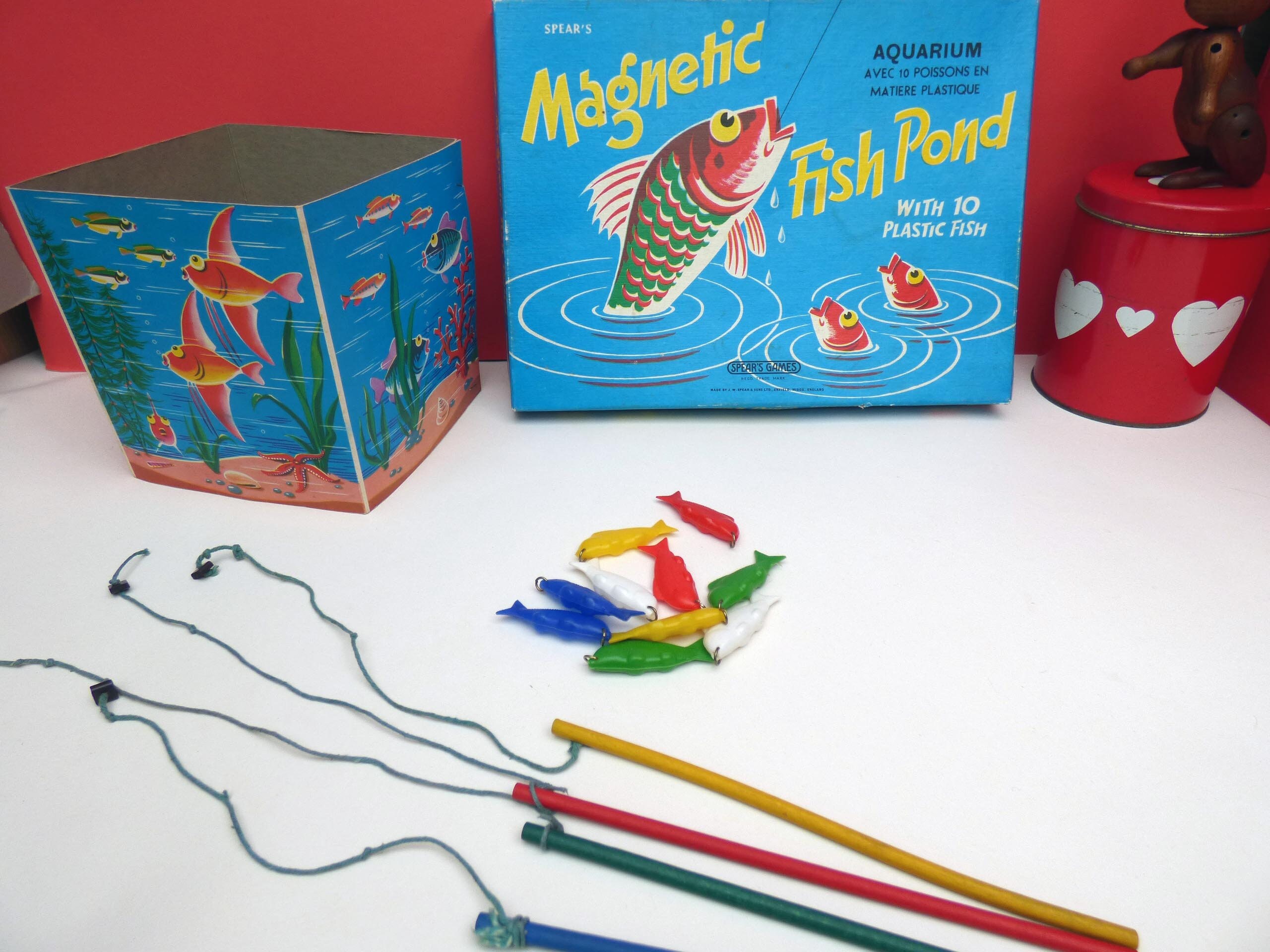 Fish pond game by Spears 1970s vintage games