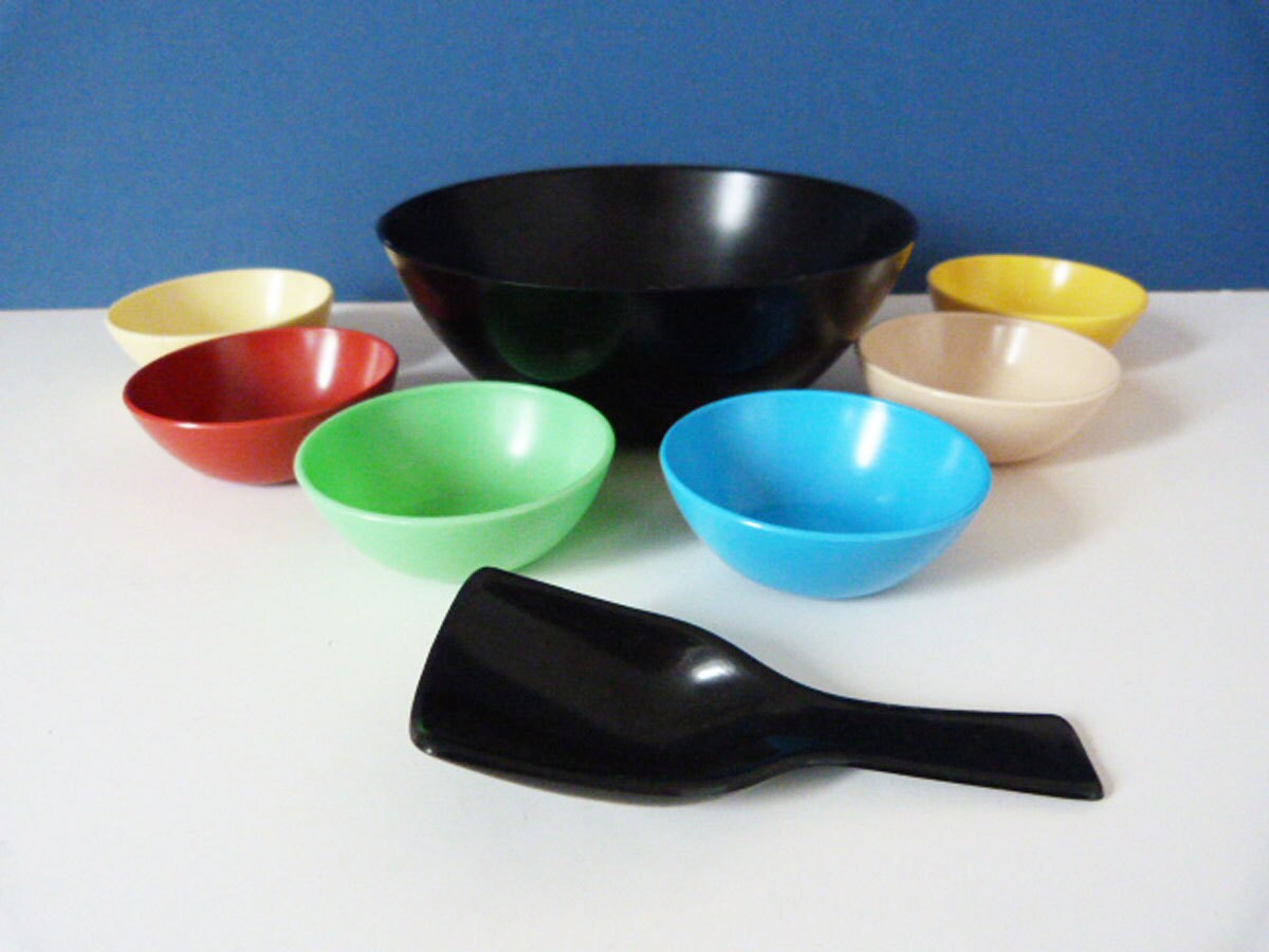 Vintage 1960's plastic snack party bowls