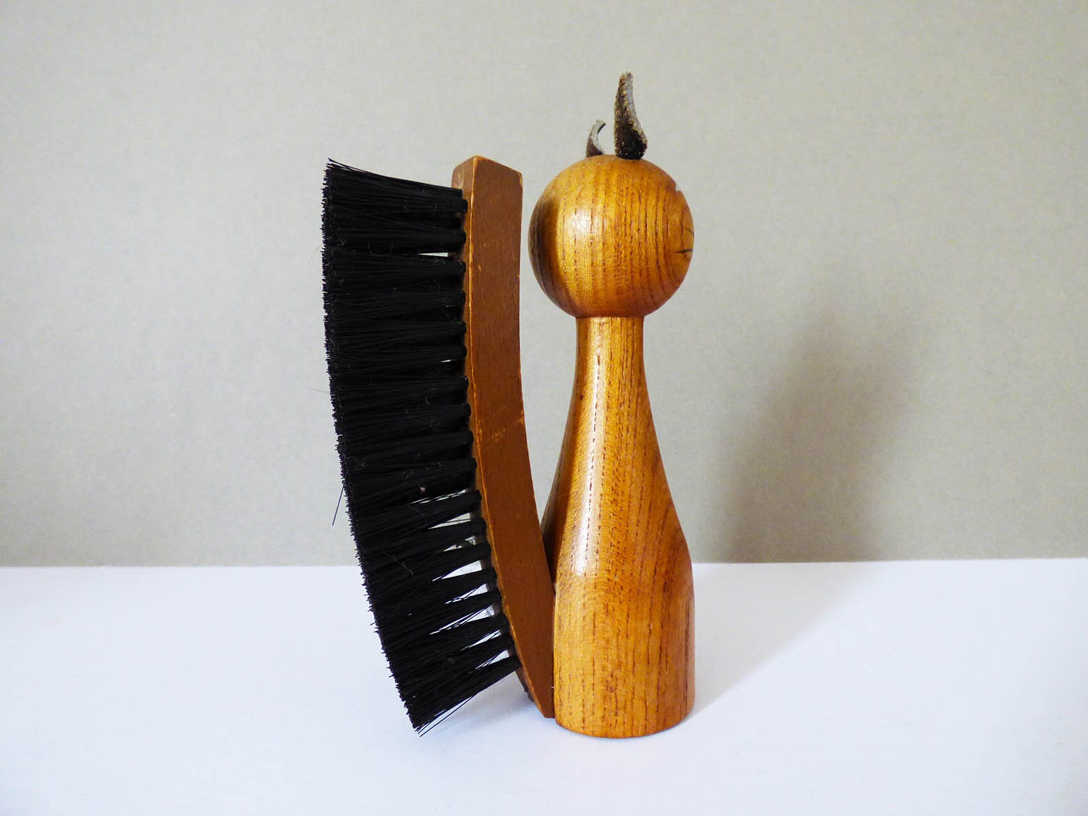 Vintage wooden cat clothes brush