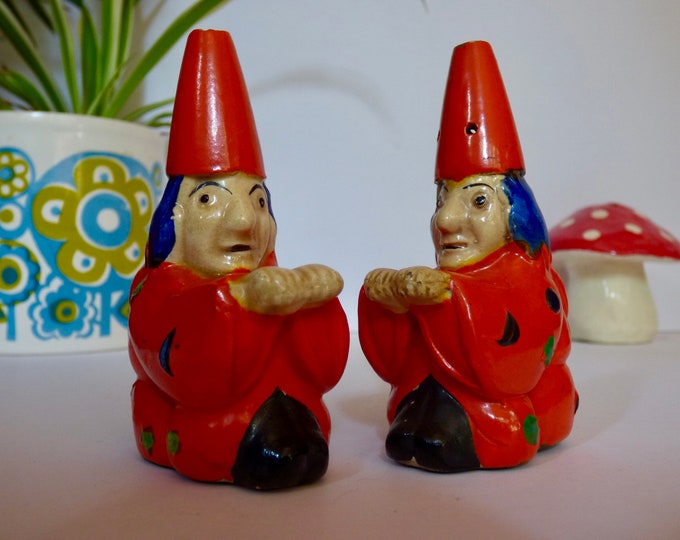 Wooden salt and pepper pots vintage